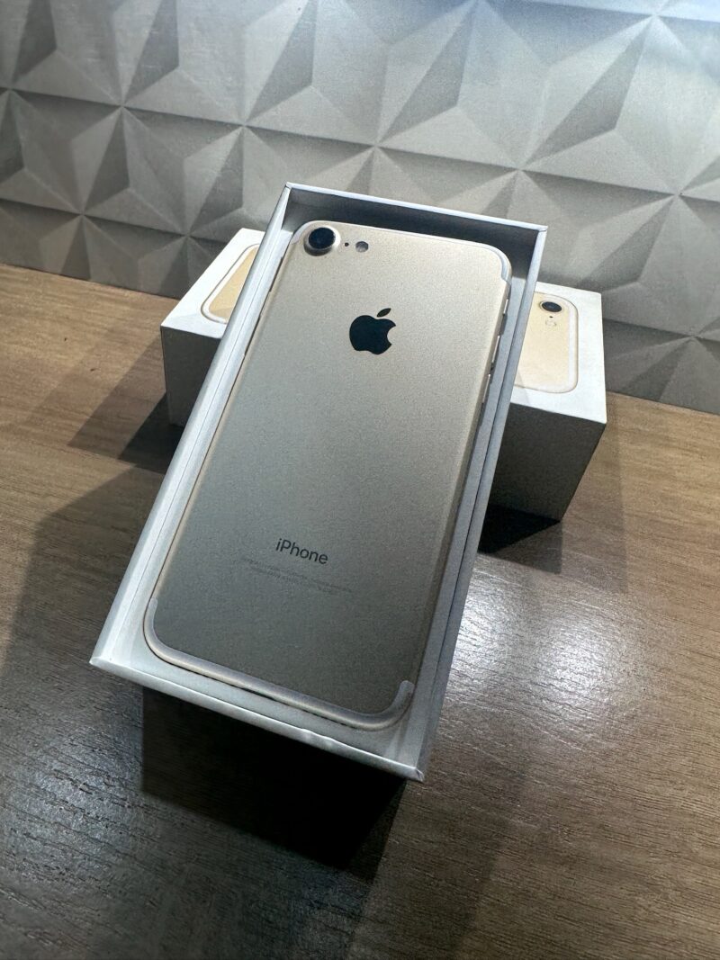 Apple iPhone 7 (32Gb) Gold