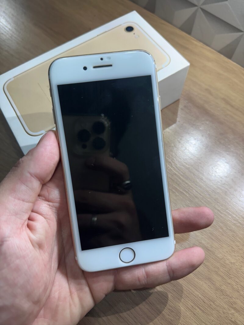 Apple iPhone 7 (32Gb) Gold