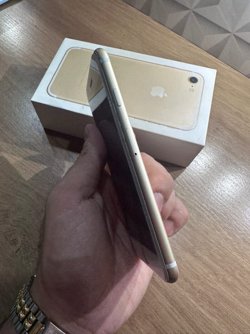 Apple iPhone 7 (32Gb) Gold