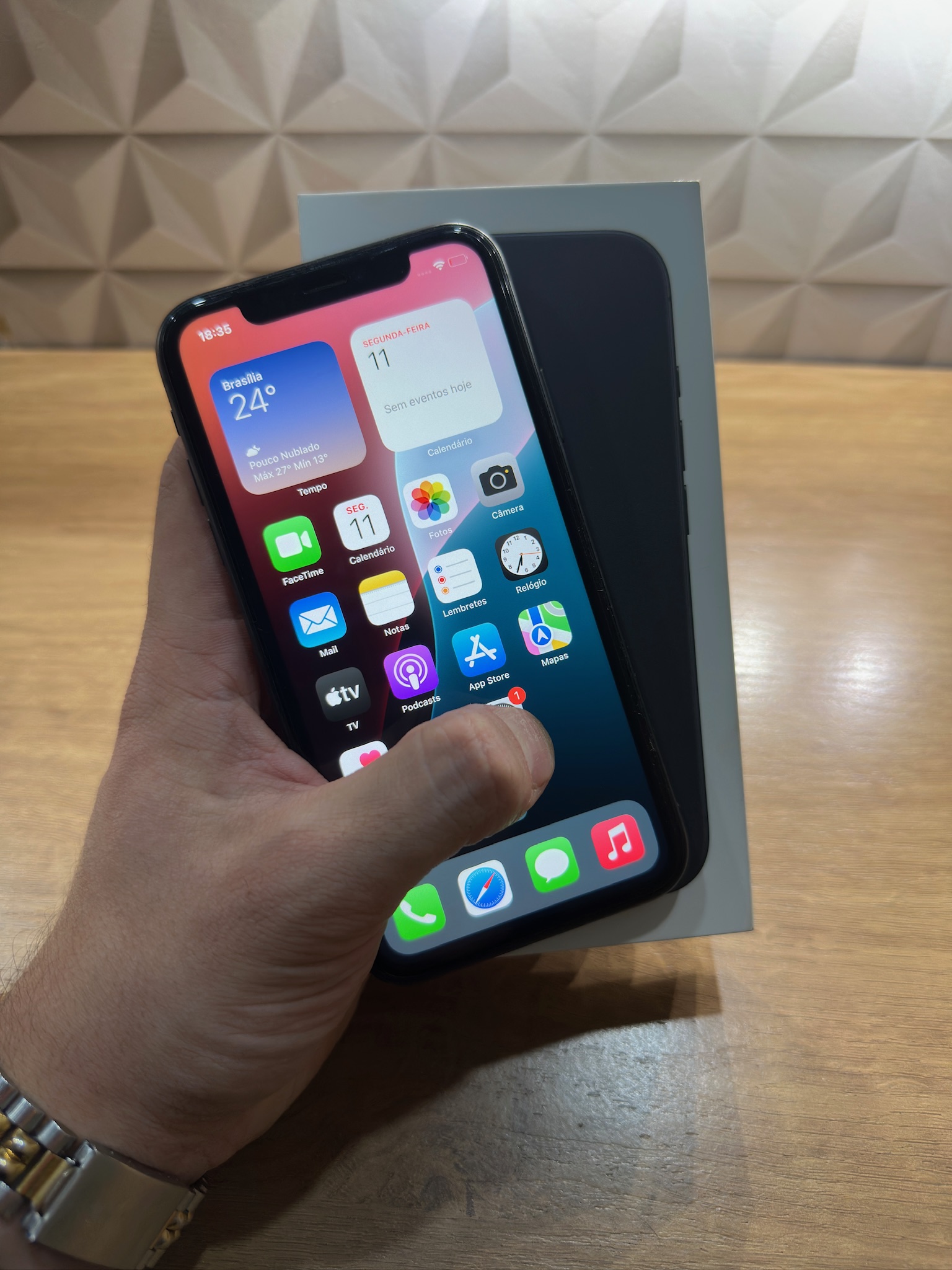 Apple iPhone 11 (128Gb) Preto